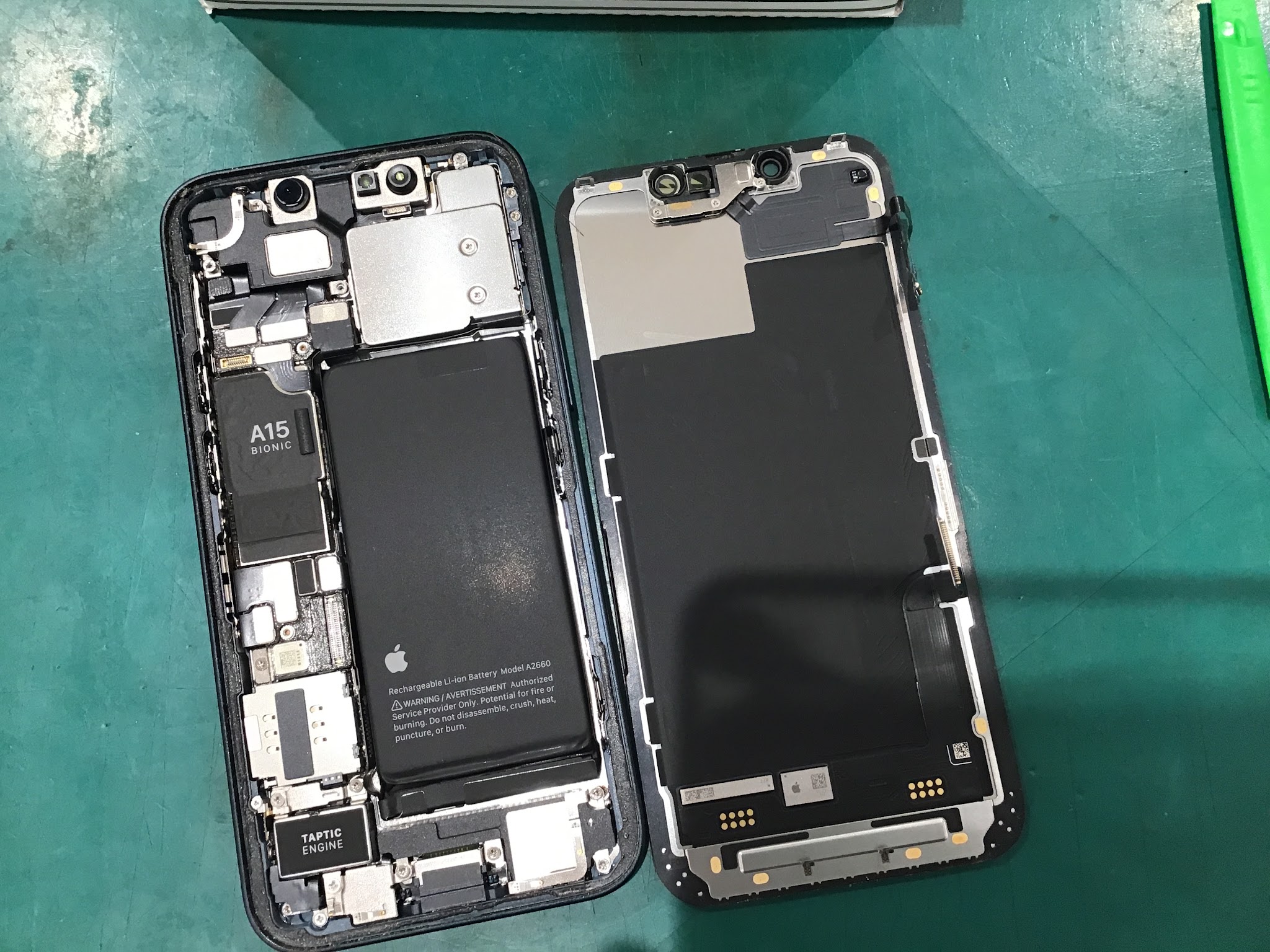 バッテリーの持ちが気になるiPhone13mini(アイフォーン)はスマホ修理工房丸井錦糸町店にご相談ください！